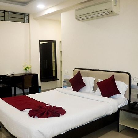The Richi Rich Hotel And Resort إندور المظهر الخارجي الصورة