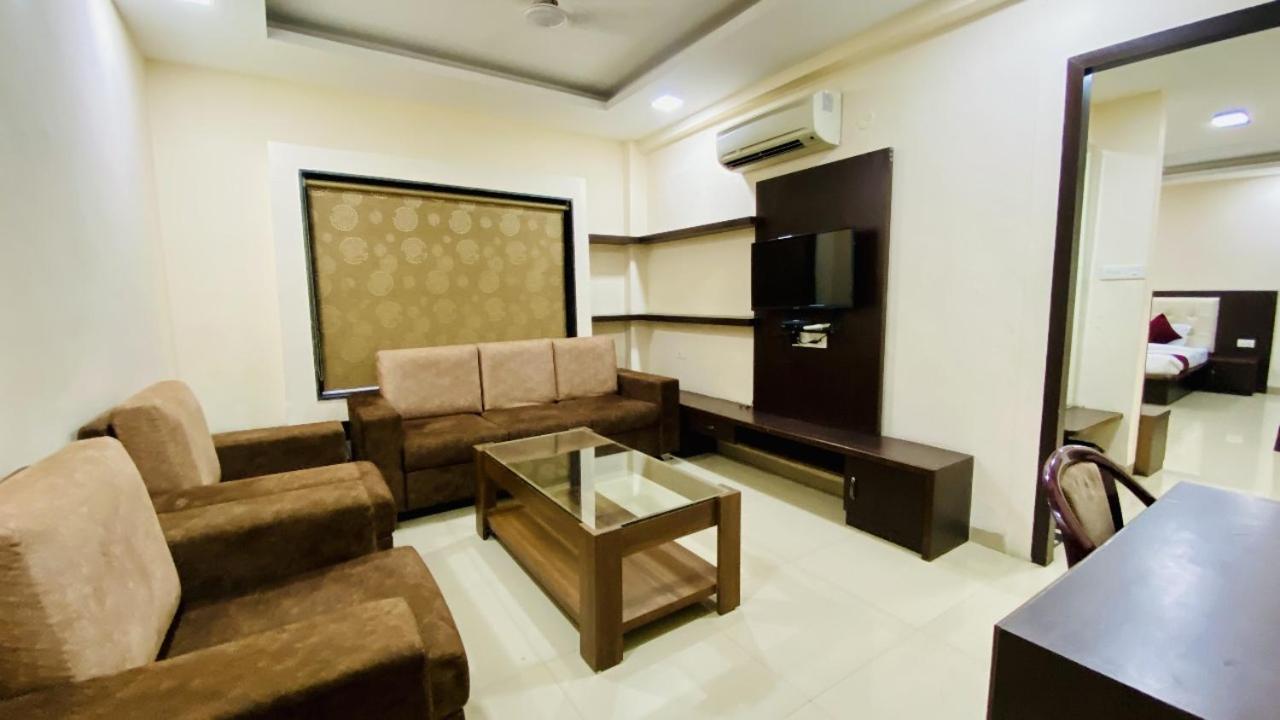 The Richi Rich Hotel And Resort إندور المظهر الخارجي الصورة