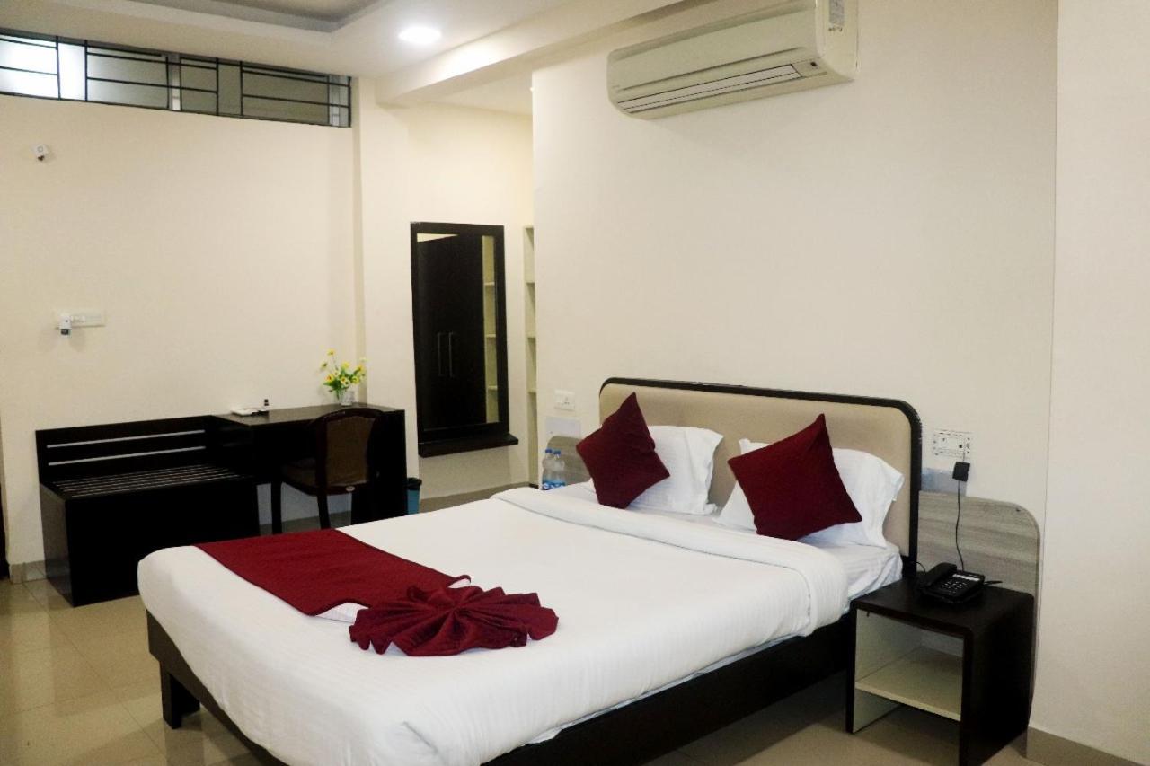The Richi Rich Hotel And Resort إندور المظهر الخارجي الصورة